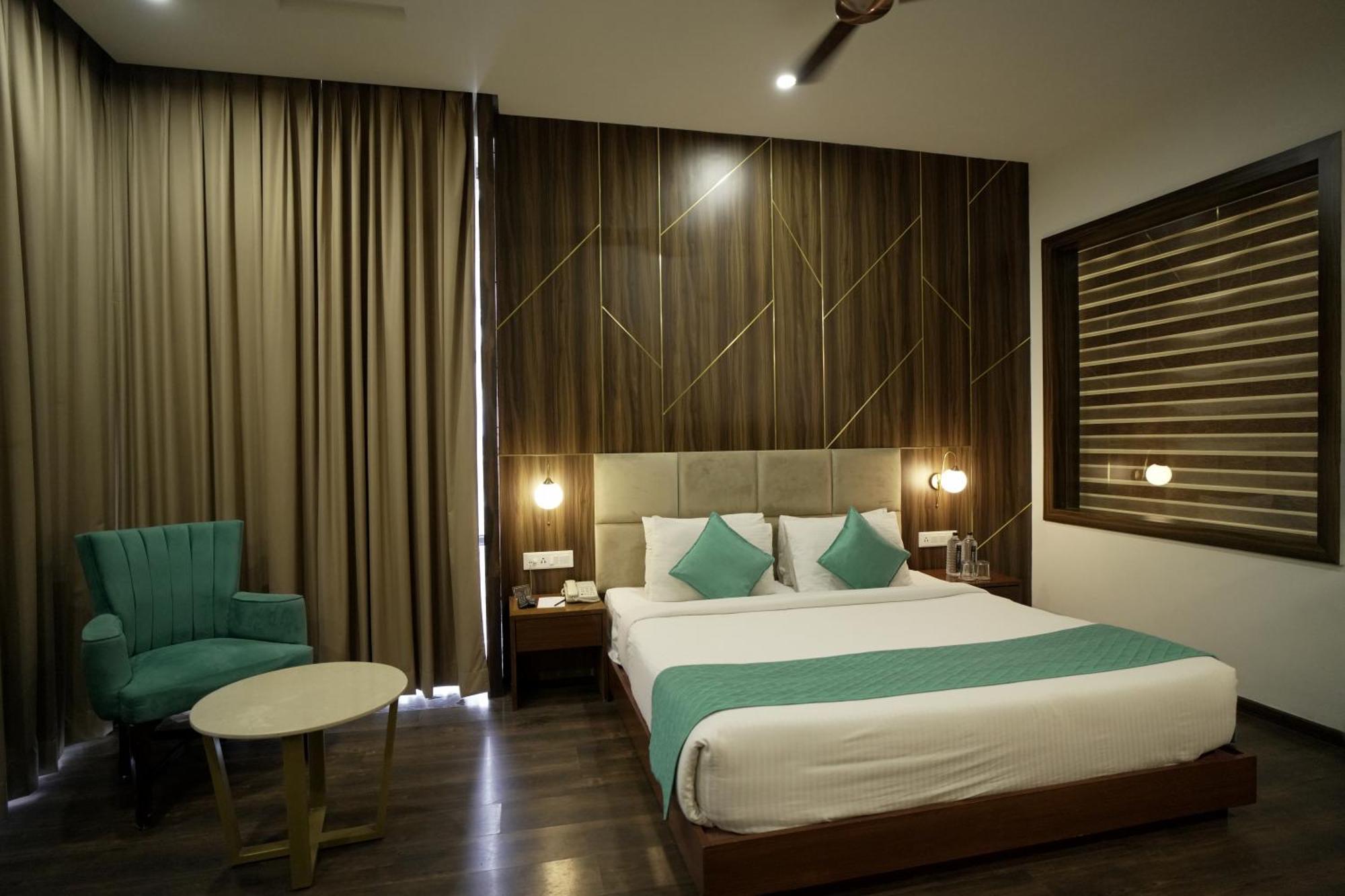Krinoscco Hotel Ayodhya