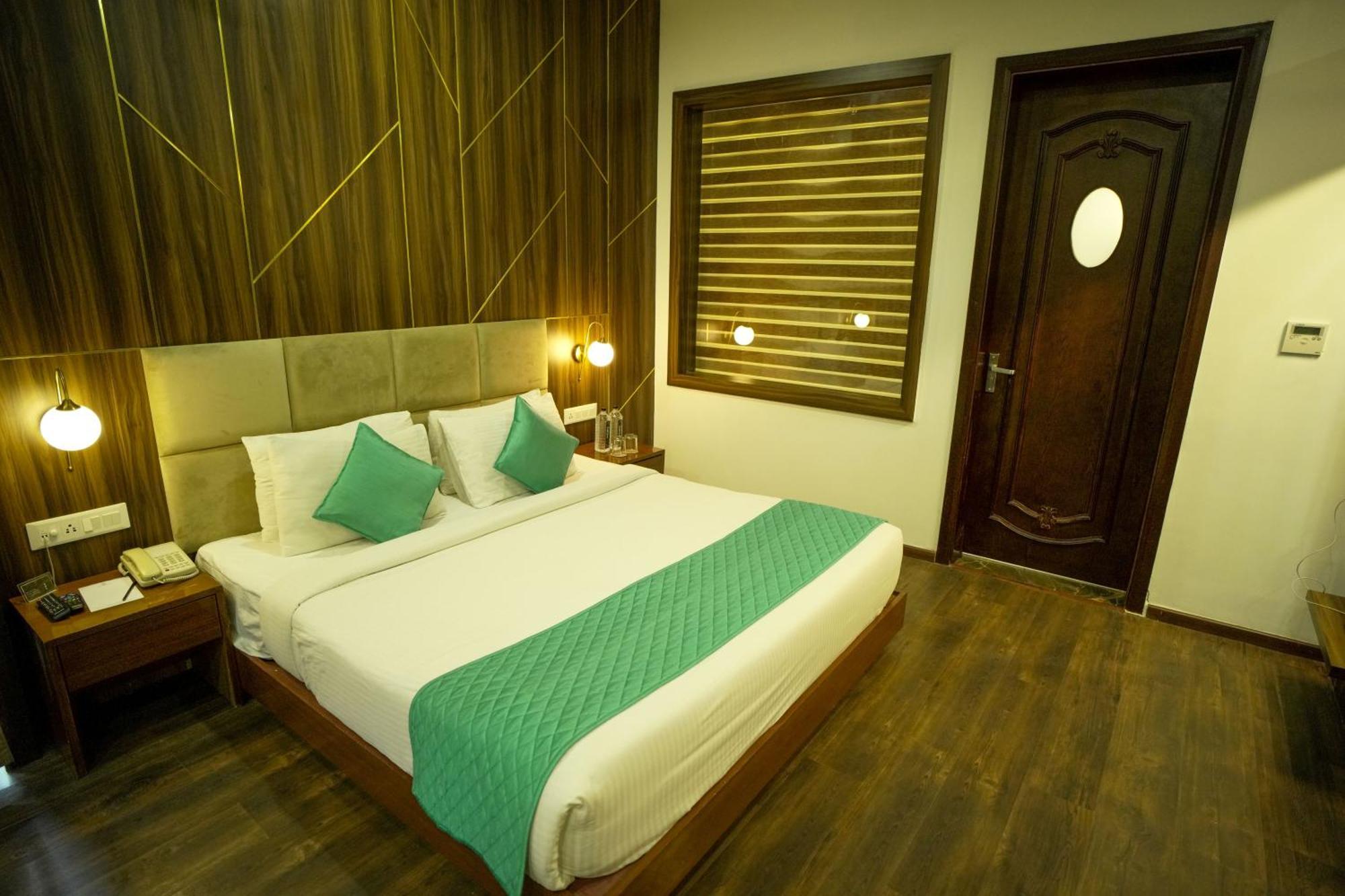 Hotel Krinoscco Ayodhya